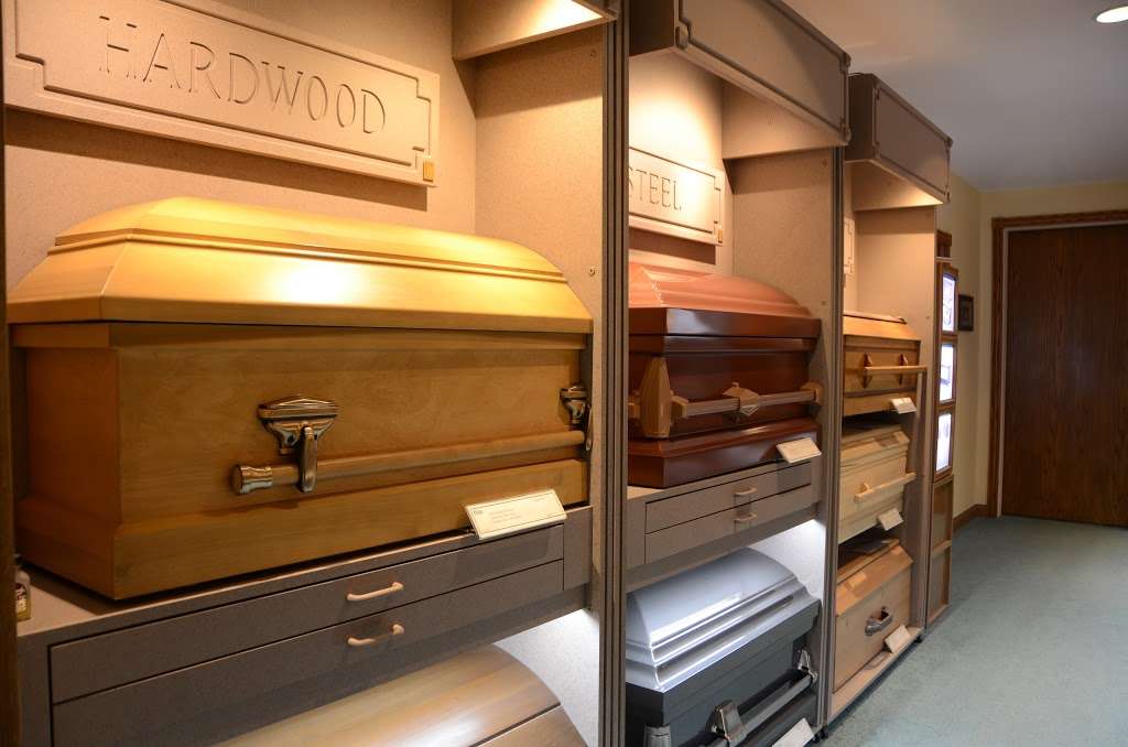 Turner-Eighner Funeral Homes & Crematory | 3952 Turner Ave, Plano, IL 60545 | Phone: (630) 552-3022