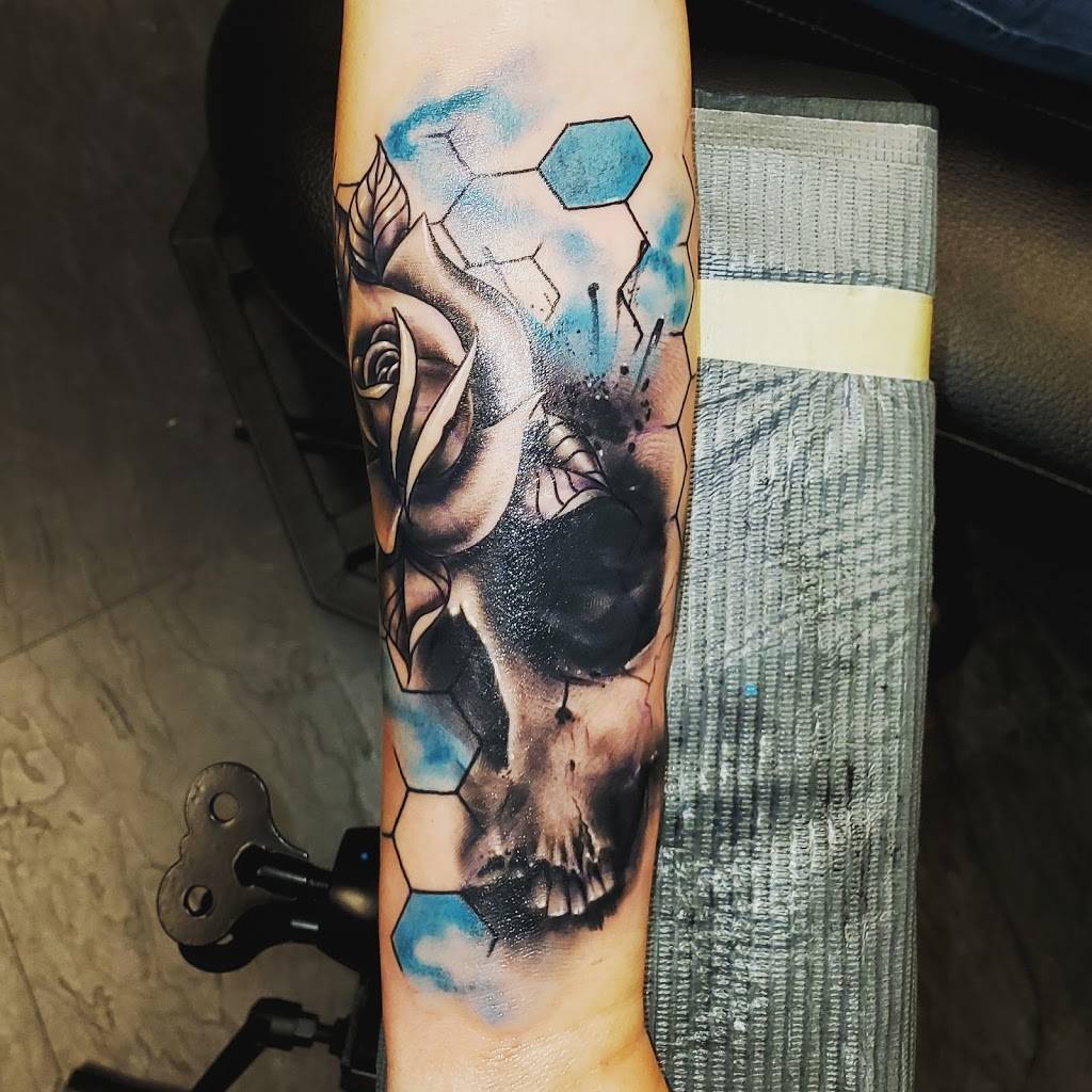 Old Ironclad Tattoo 2863 S High St Columbus Oh 437 Usa