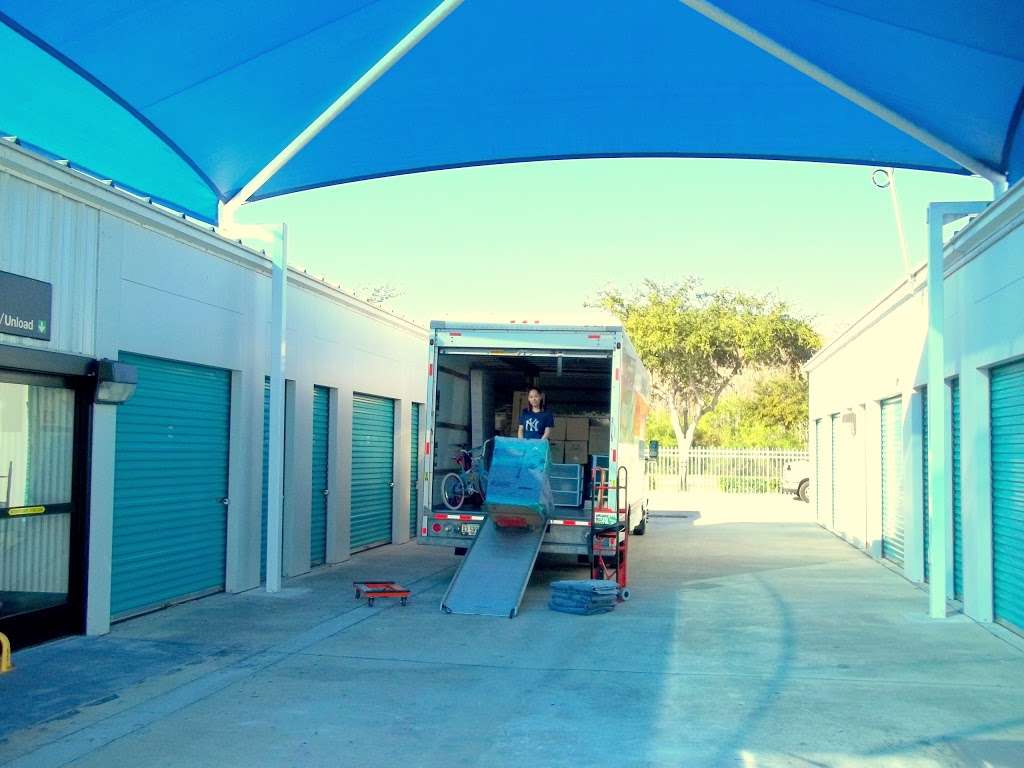 U-Haul Moving & Storage at Gatorland | 14651 Gatorland Dr, Orlando, FL 32837 | Phone: (407) 857-7867