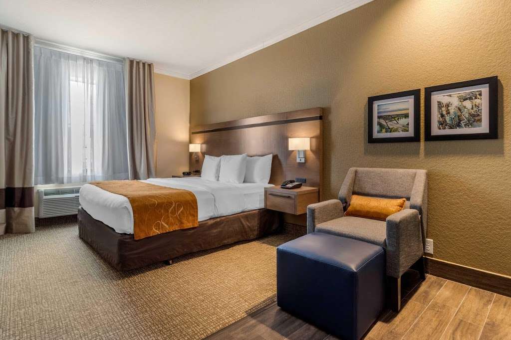 Comfort Suites | 7209 Garth Rd, Baytown, TX 77521, USA | Phone: (281) 421-9764