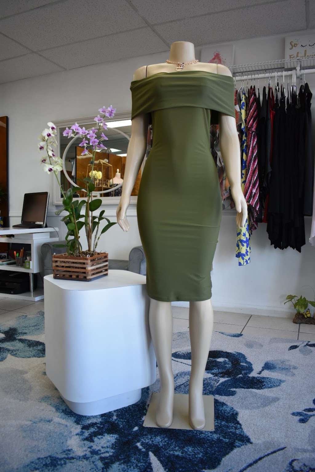 Fash4you | 2200 SW 16th St #206, Miami, FL 33145, USA | Phone: (305) 746-9204