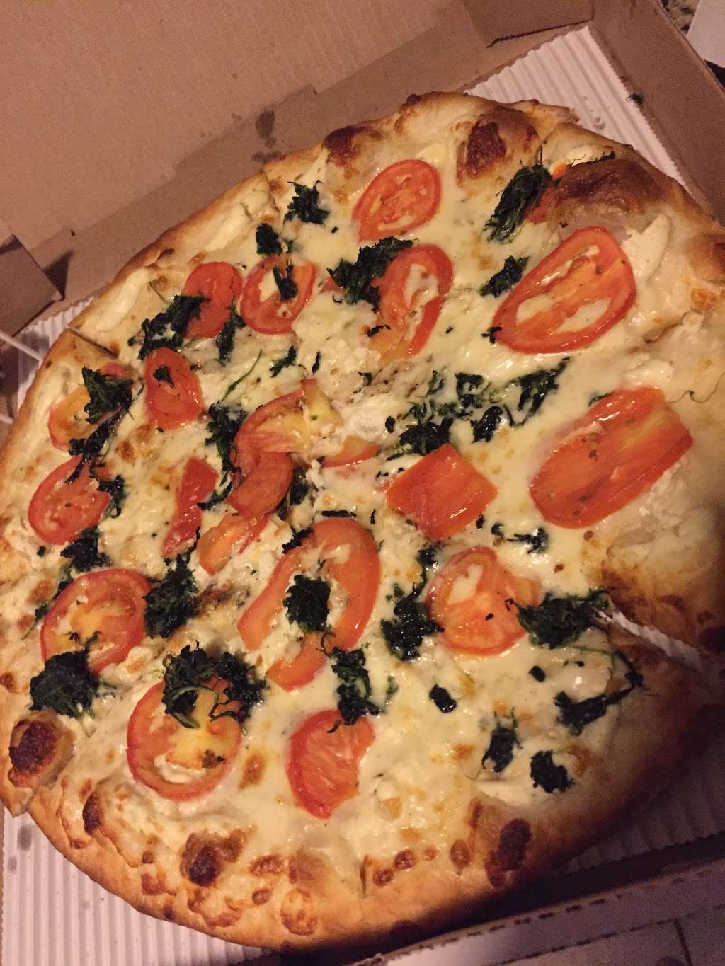 Giant Rustic Pizza | 3945 E Camelback Rd, Phoenix, AZ 85018, USA | Phone: (602) 422-9300