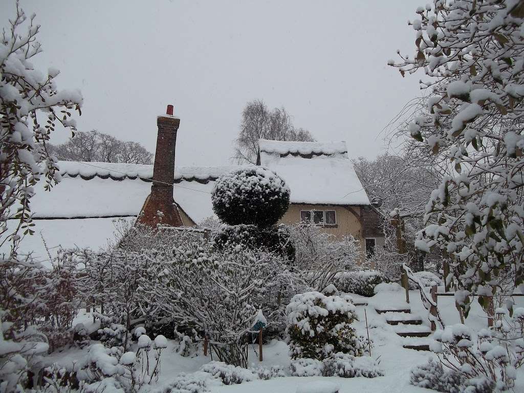 Hever Bed and Breakfast | Thatched Cottage,, Hever Rd, Hever TN8 7NH, UK | Phone: 07970 156681