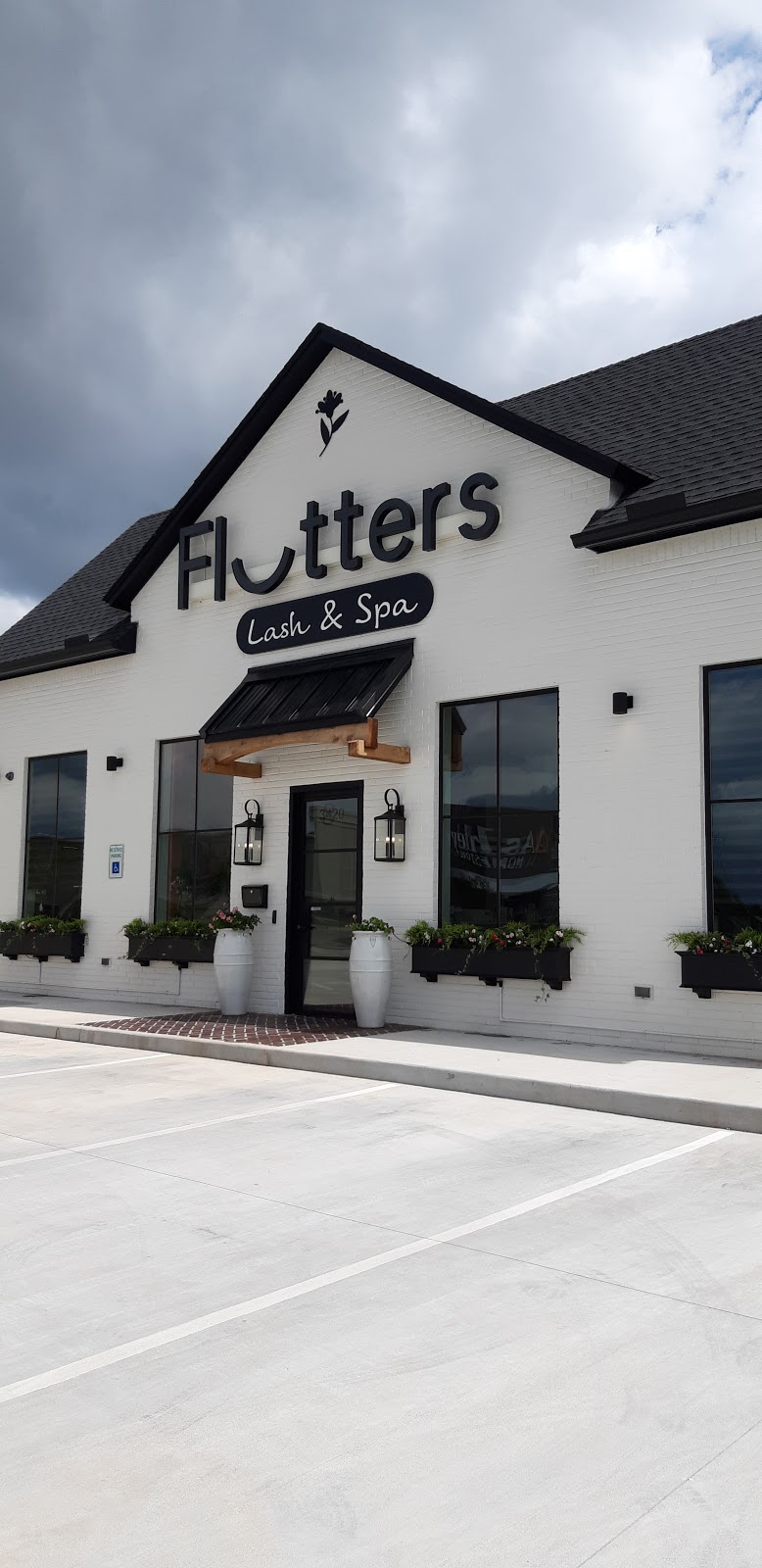 Flutters Lash & Spa | 3420 NW 135th St, Oklahoma City, OK 73120, USA | Phone: (405) 401-6688