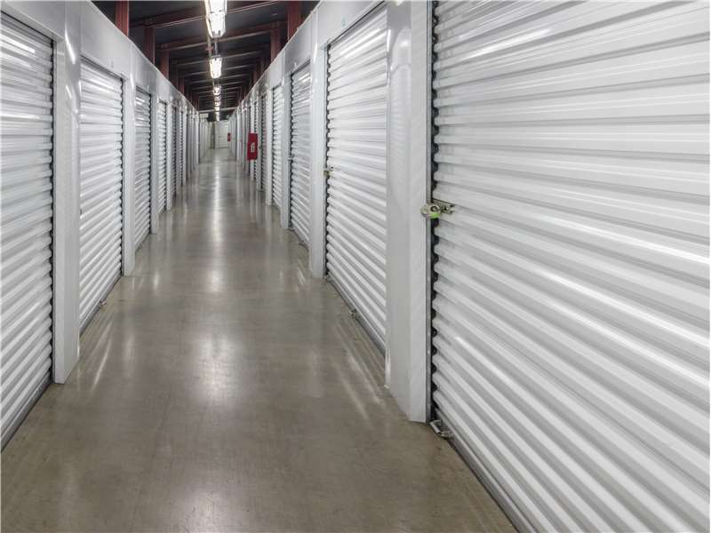 Extra Space Storage | 2400 N Howard St, Baltimore, MD 21218 | Phone: (410) 554-4823