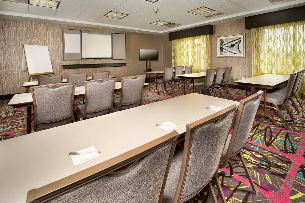 Hampton Inn & Suites Buffalo Airport | 133 Buell Ave, Cheektowaga, NY 14225, USA | Phone: (716) 631-0200