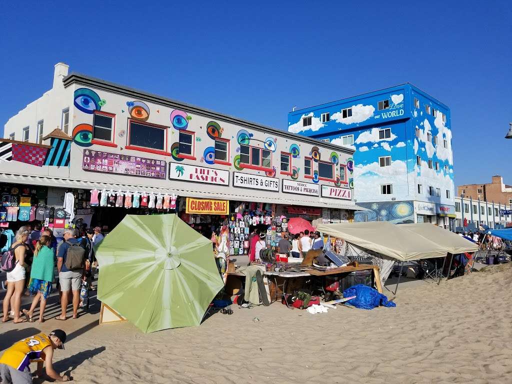 Beach House Market | 1101 Ocean Front Walk, Venice, CA 90291, USA | Phone: (310) 314-7708