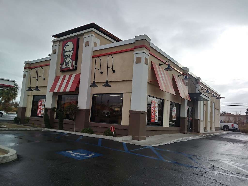 KFC | 18447 CA-18, Apple Valley, CA 92307, USA | Phone: (760) 242-2351