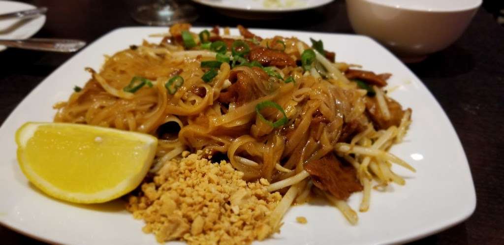 Veganic Thai Cafe | 1417 University Ave, San Diego, CA 92103, USA | Phone: (619) 230-5540