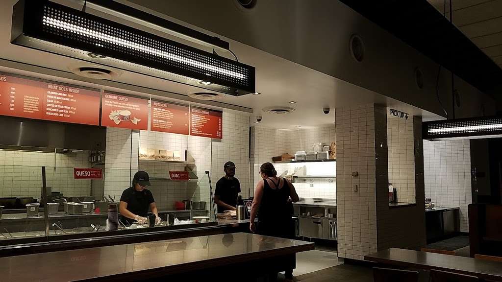 Chipotle Mexican Grill | 4012 W Riverside Dr, Burbank, CA 91505, USA | Phone: (818) 561-2004