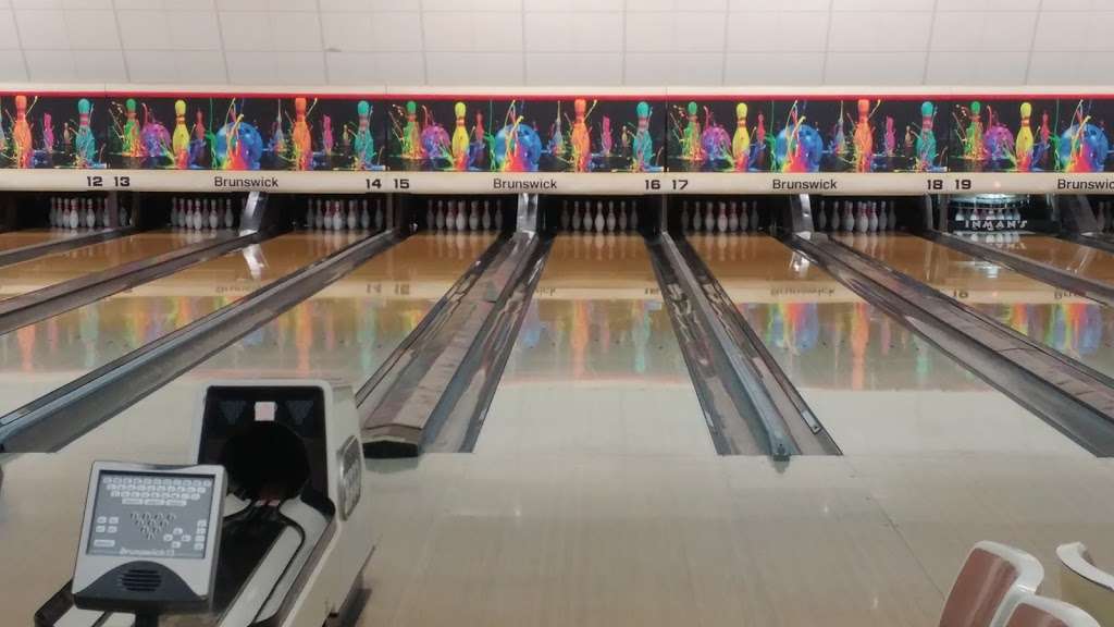 Inmans Bowling & Recreation Center | 3201 Evans Ave, Valparaiso, IN 46383 | Phone: (219) 462-1300