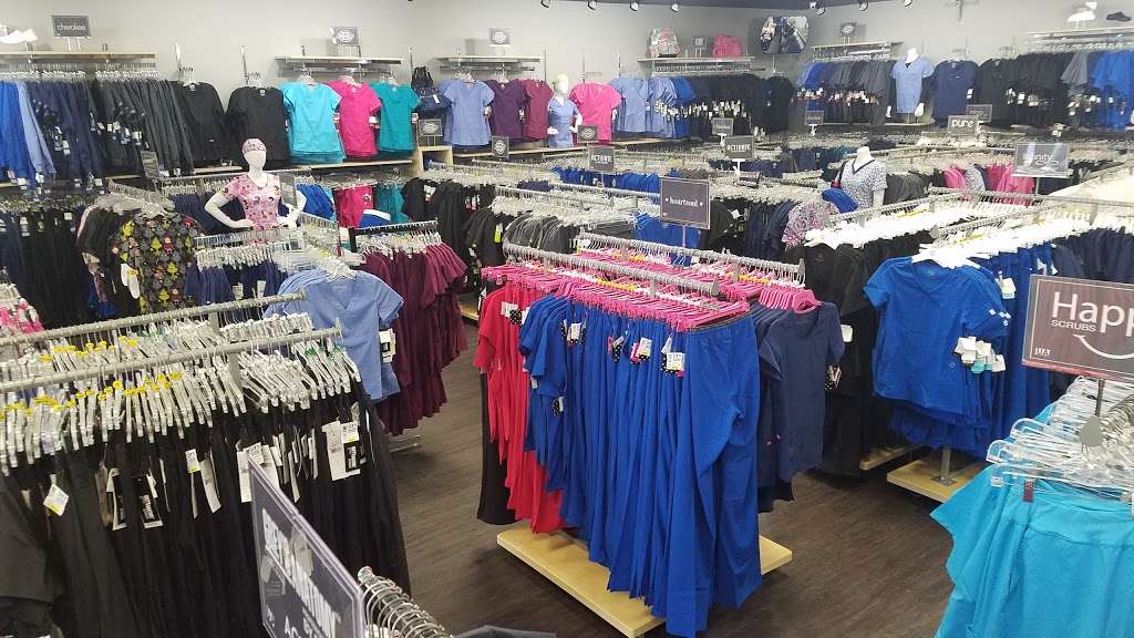 Uniform Advantage | 5673 Woodruff Ave, Lakewood, CA 90713, USA | Phone: (562) 804-1226