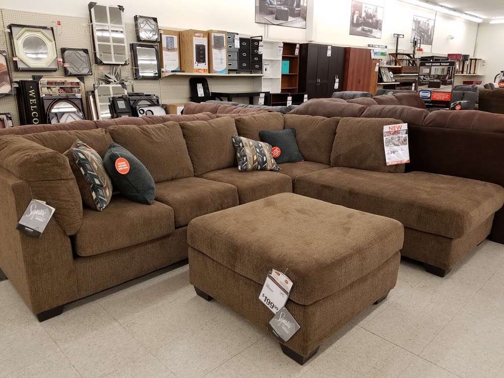 Big Lots | 156 Eagles Glen Plz Ste 190, East Stroudsburg, PA 18301, USA | Phone: (570) 424-3166