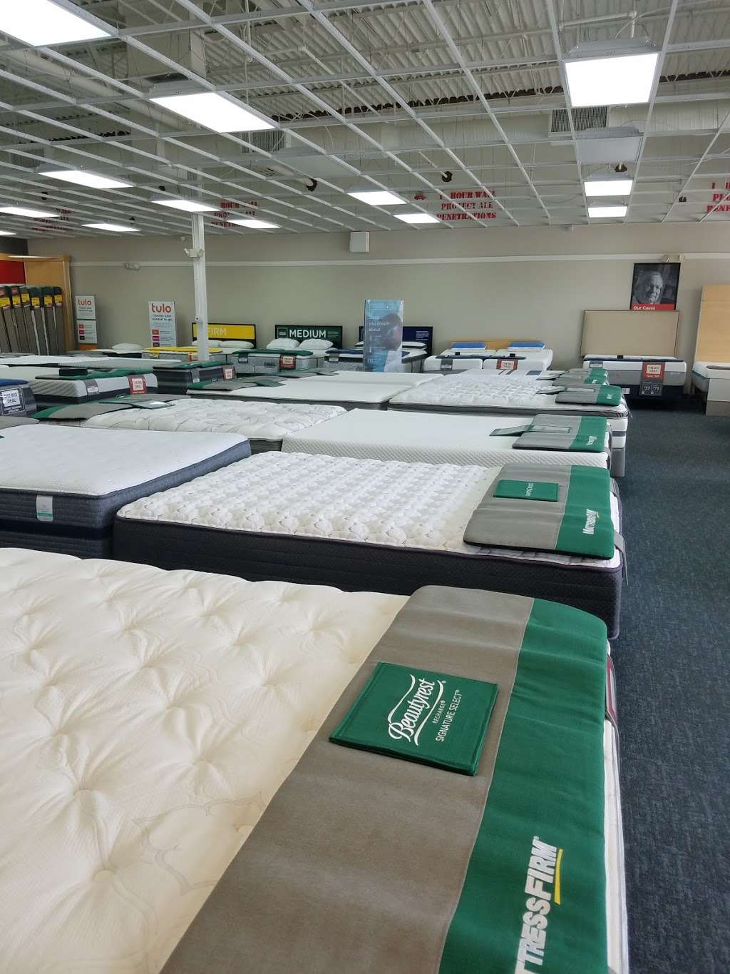 Mattress Firm Clermont East | 2575 E, FL-50, Clermont, FL 34711, USA | Phone: (352) 536-1888