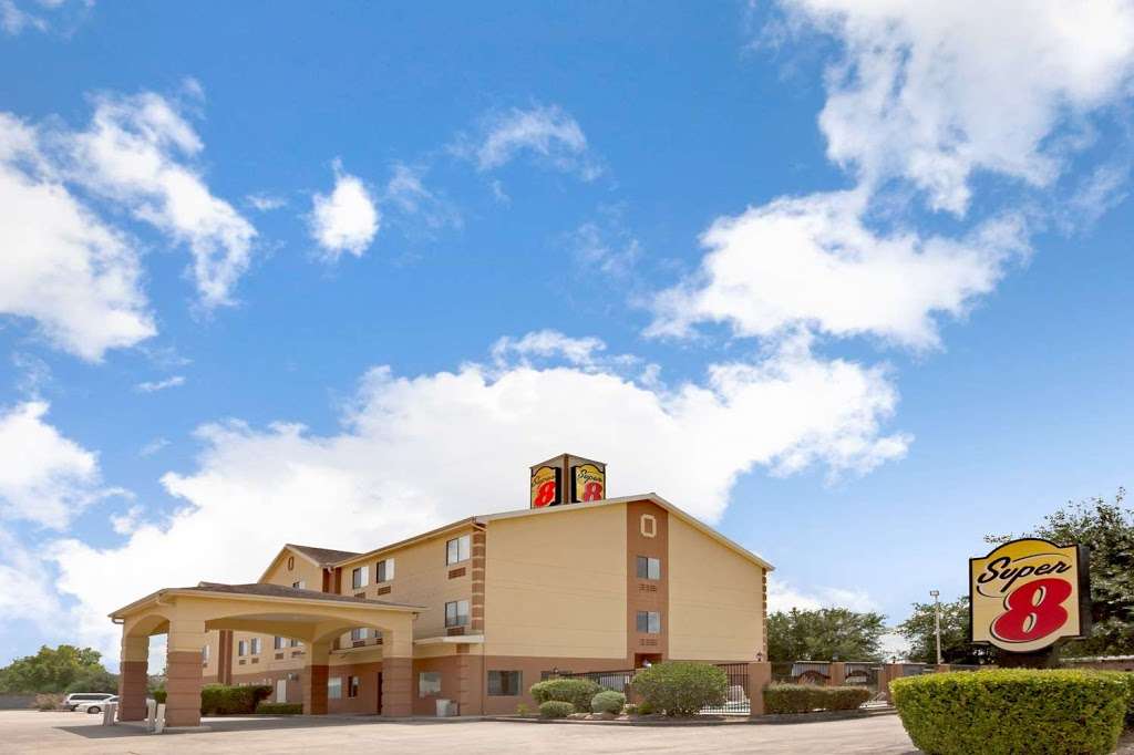 Super 8 by Wyndham Pasadena | 5400 Vista Rd, Pasadena, TX 77505, USA | Phone: (281) 810-9641