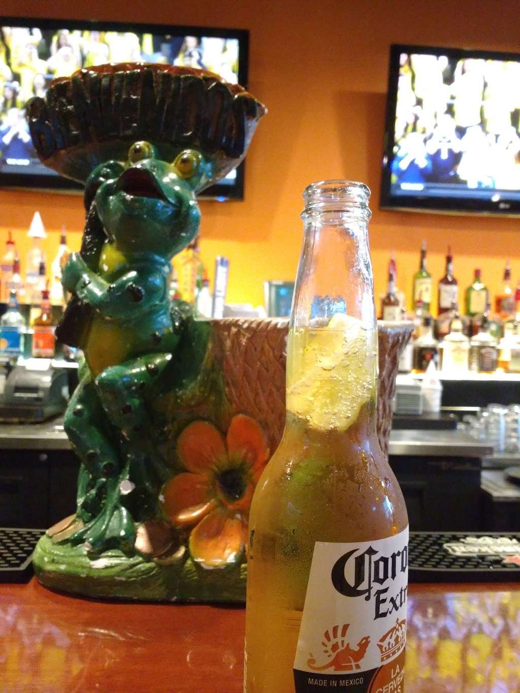 Iguanas Ranas Cantina | 2900 E NASA Pkwy, Seabrook, TX 77586, USA | Phone: (832) 864-2855