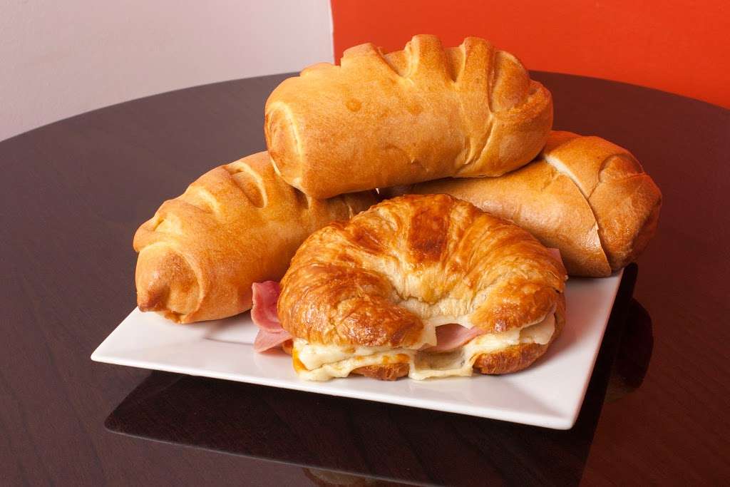 Mecatos Bakery & Café | 857 Woodbury Road Unit 105, Orlando, FL 32828, USA | Phone: (407) 601-3961