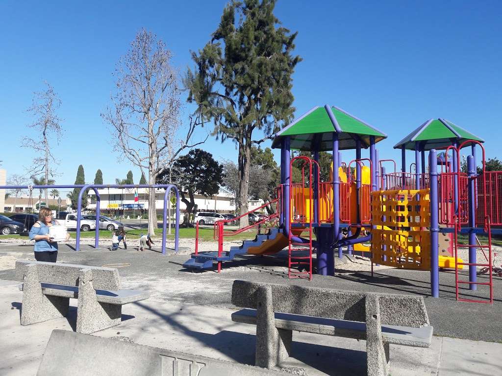 Sigler Park | 7200 Plaza St, Westminster, CA 92683, USA | Phone: (714) 895-2860