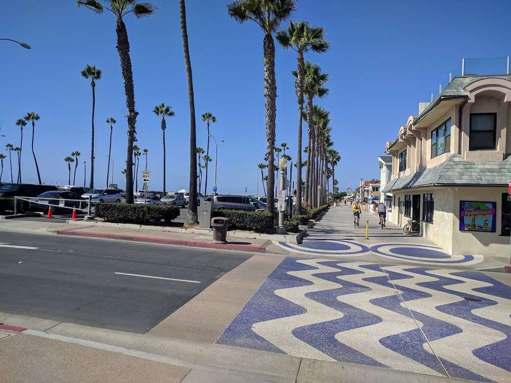 Corner of Paradise | 101 Palm St, Newport Beach, CA 92661, USA | Phone: (949) 274-9077