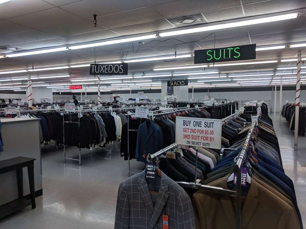 SuitMart - North Freeway | 11120 North Fwy, Houston, TX 77037, USA | Phone: (281) 931-3684