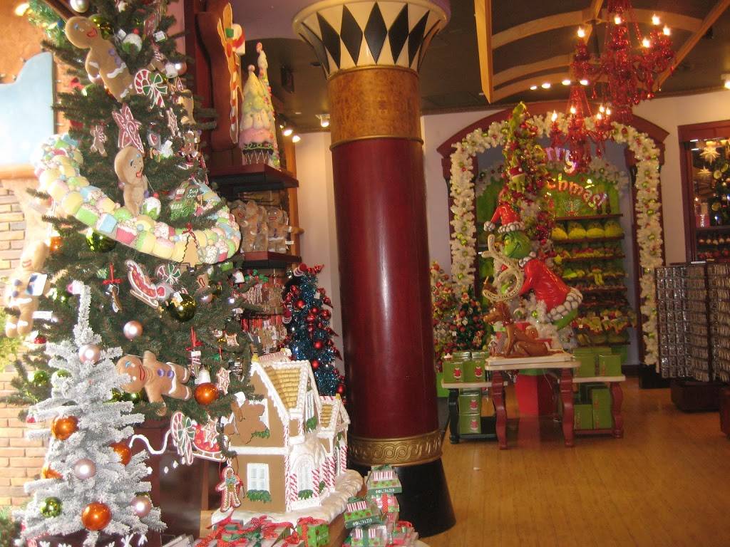 Port of Entry Christmas Shoppe | 6000 Universal Blvd, Orlando, FL 32819, USA | Phone: (407) 363-8000
