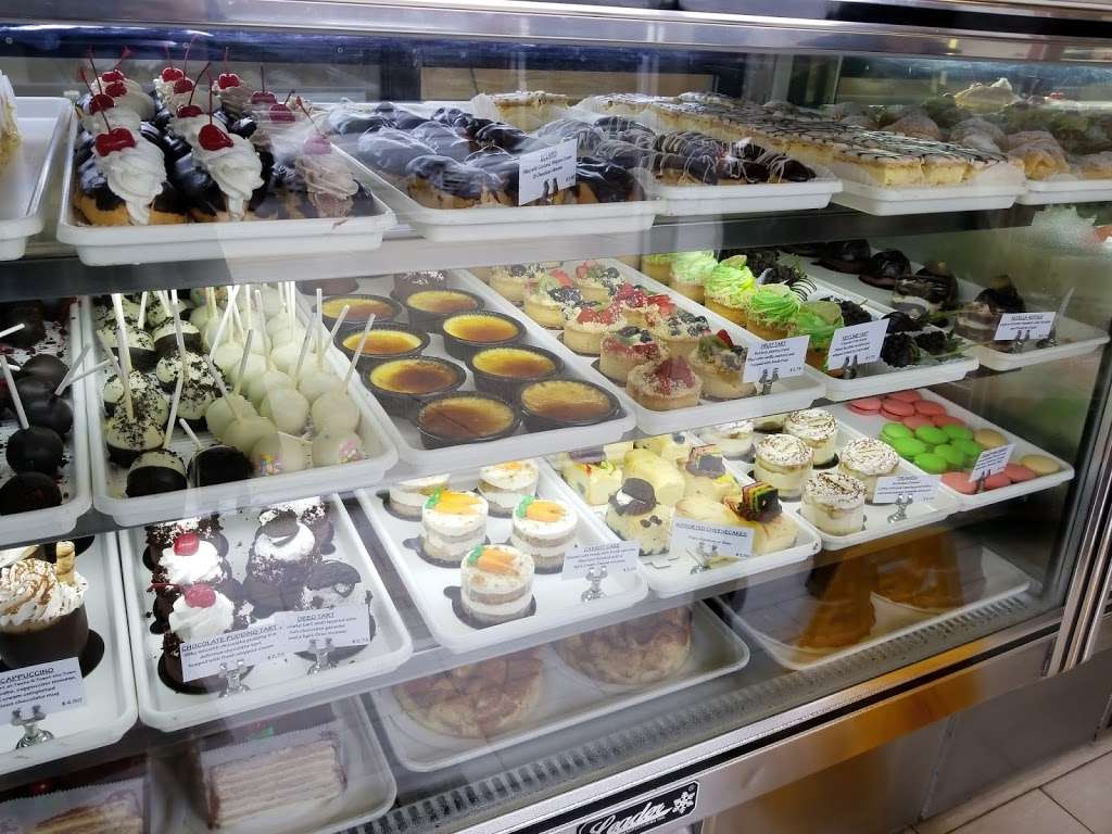 Sweet Surrender Bake House | 297 Wantagh Ave, Levittown, NY 11756, USA | Phone: (516) 731-2424