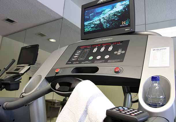 Fairfield Inn & Suites by Marriott Charlotte Arrowood | 7920 Arrowridge Blvd, Charlotte, NC 28273, USA | Phone: (704) 319-5100