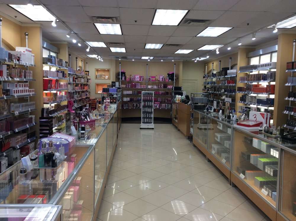 Perfumania | 8200 Vineland Ave, Orlando, FL 32821, USA | Phone: (407) 238-5380