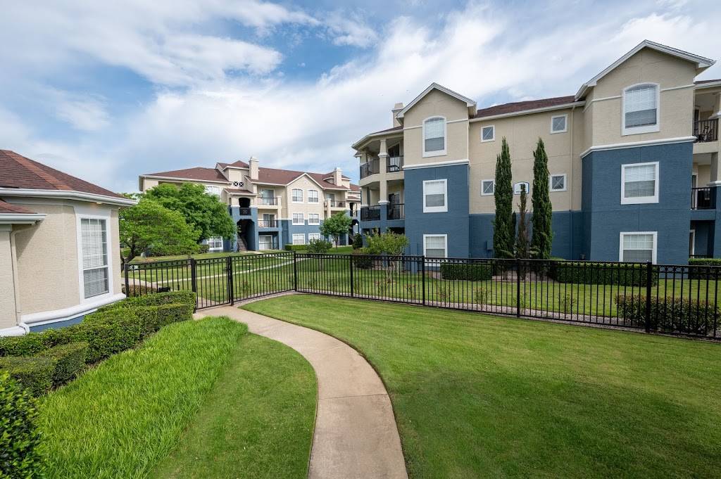 The View at Lakeside | 901 Lakeside Cir, Lewisville, TX 75057, USA | Phone: (469) 801-9565