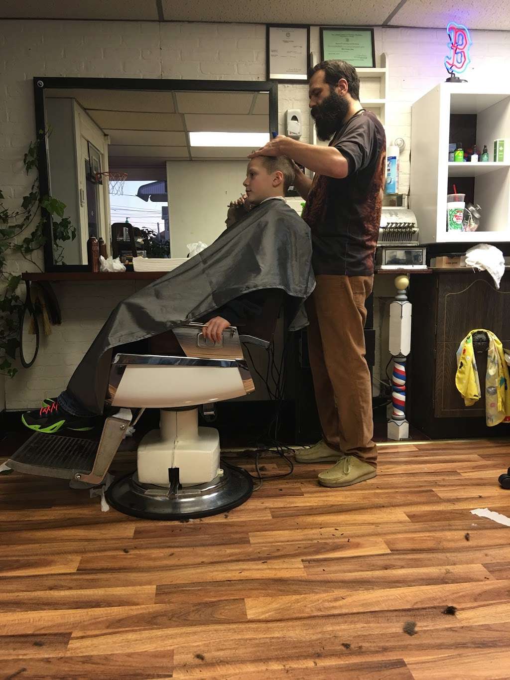 Darins barber shop | 984 Mendon Rd, Cumberland, RI 02864, United States | Phone: (401) 580-8302