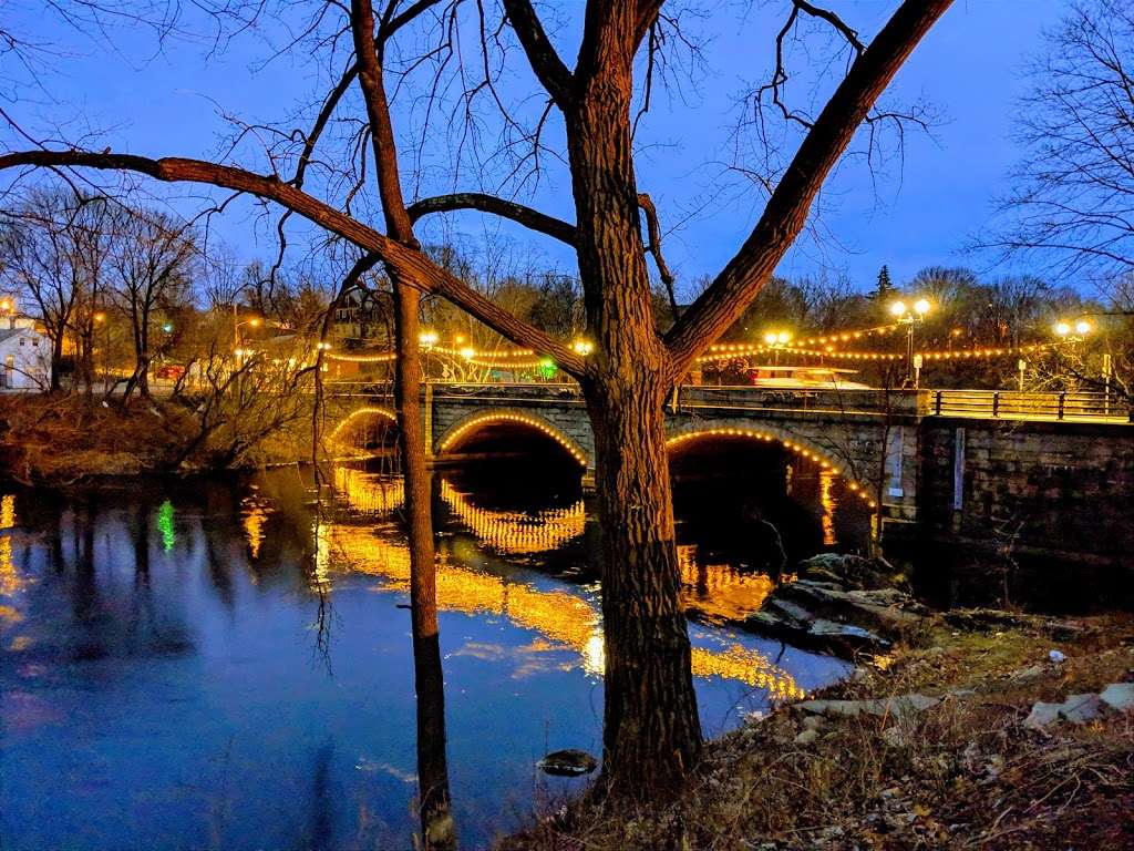 Chocolate Mill Overlook Park | 648-650 Roosevelt Ave, Pawtucket, RI 02860, USA