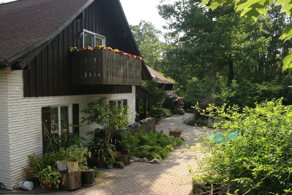 Swiss Woods Bed and Breakfast | 500 Blantz Rd, Lititz, PA 17543, USA | Phone: (717) 627-3358