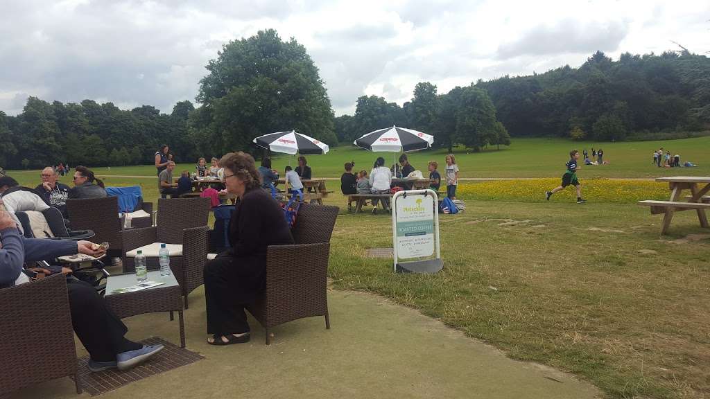 PISTACHIOS IN THE PARK | The Pavilion, Priory Park, Reigate RH2 7RL, UK | Phone: 01737 240050