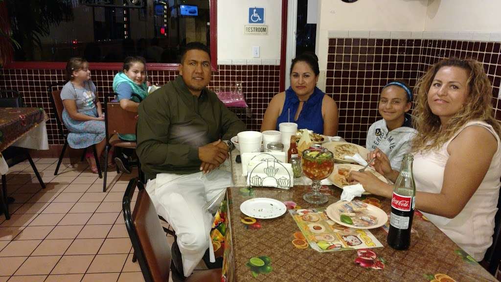 Mi Pueblito San Juan Restaurant | 1341 N Wilmington Blvd, Wilmington, CA 90744, USA | Phone: (310) 221-7717