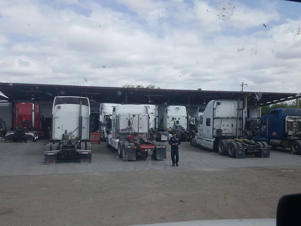 Suarez Truck & Trailer Repair | 133 Flecha Ln, Laredo, TX 78045, USA | Phone: (956) 753-3124