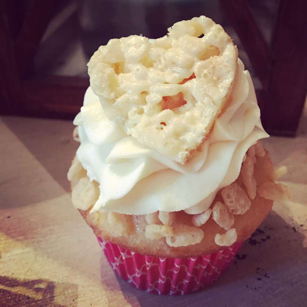 Pretty Tasty Cupcake Boutique | Carpenters Square Mall,, 31 Perry St, Cape May, NJ 08204 | Phone: (609) 827-1346