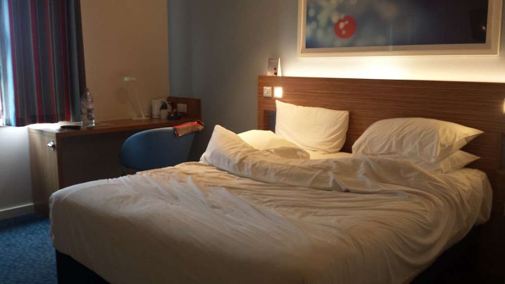 Travelodge London Finchley | Winston House, 2 Dollis Park, London N3 1HF, UK | Phone: 0871 559 1891