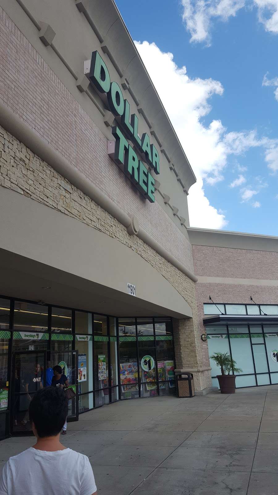 Dollar Tree | 11901 Shadow Creek Pkwy #121, Pearland, TX 77584, USA | Phone: (713) 436-7790