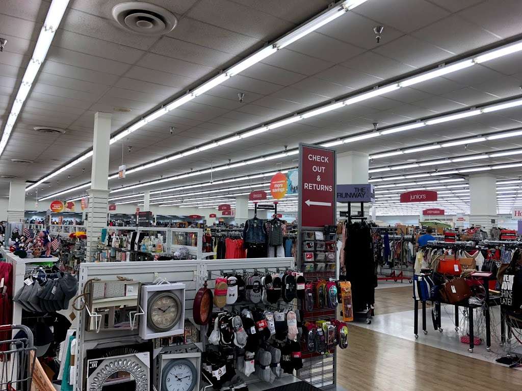 TJ MAXX & HOMEGOODS - 30 Photos & 33 Reviews - 5555 S Brainard Ave