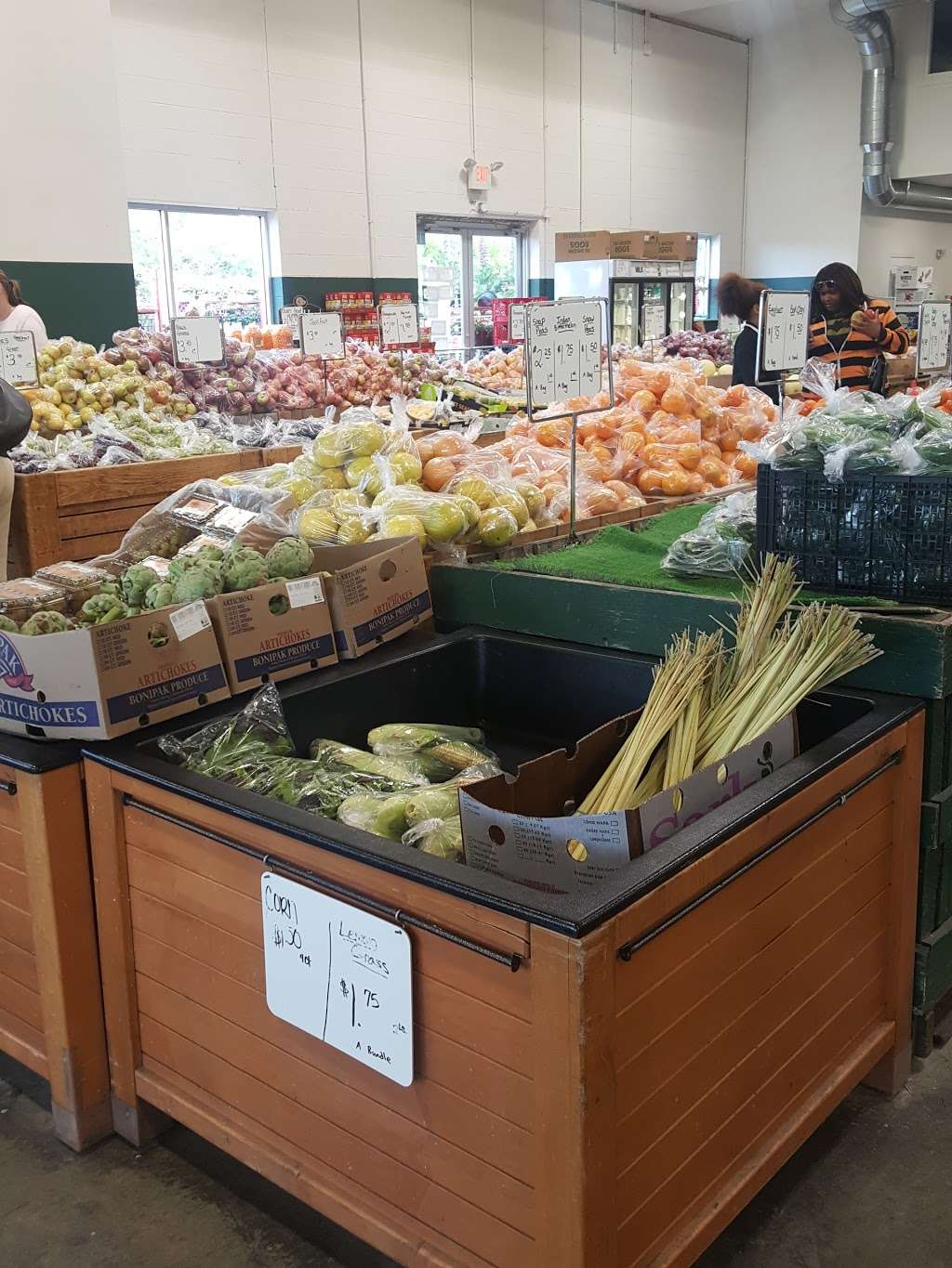 Verchio's Produce Outlet 272 Hurffville Cross Keys Rd, Sewell, NJ