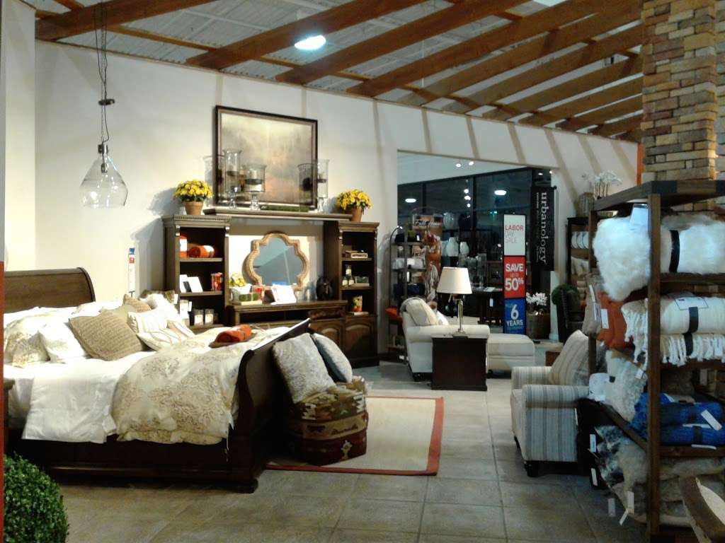 Ashley HomeStore | 2451 S Randall Rd, Algonquin, IL 60102, USA | Phone: (847) 960-8300