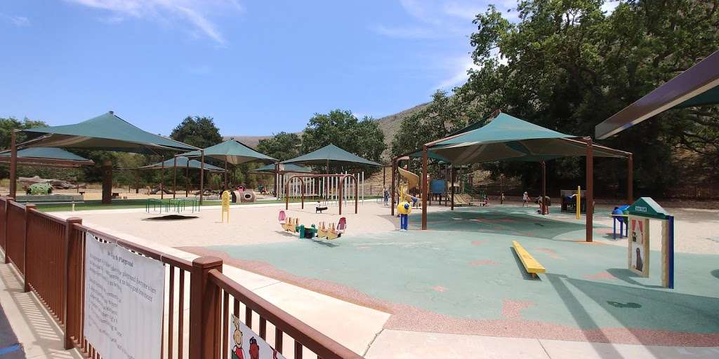 Old Meadows Park | 1600 Marview Dr, Thousand Oaks, CA 91362, USA | Phone: (805) 495-6471