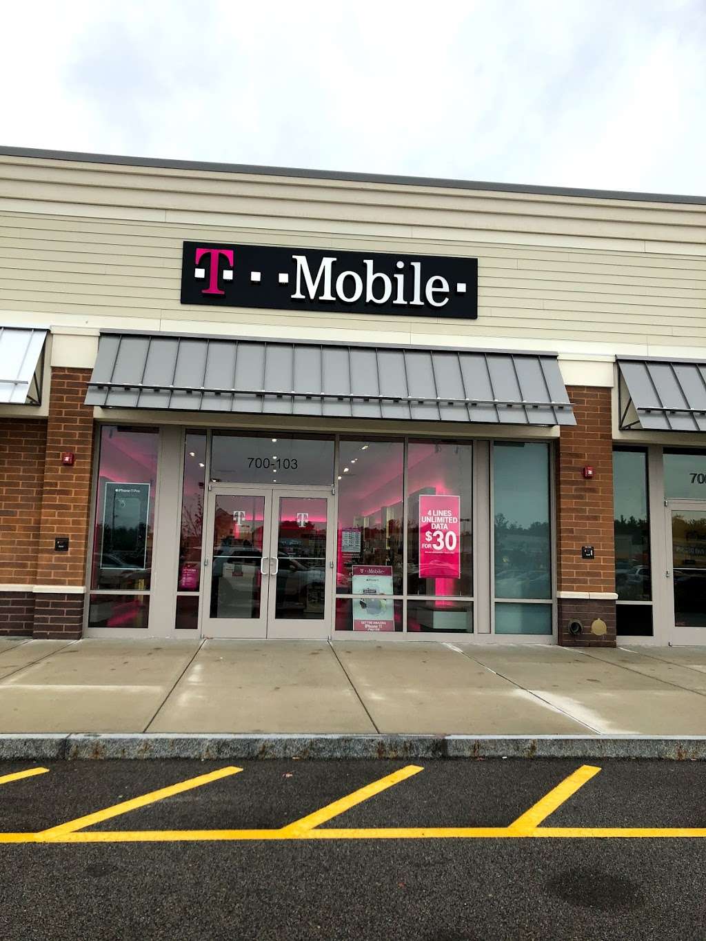 T-Mobile | 700 Lafayette Rd #103, Seabrook, NH 03874, USA | Phone: (603) 760-2811