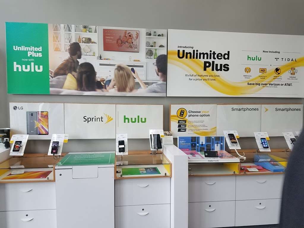 Sprint Store | 623 E Boughton Rd #100, Bolingbrook, IL 60440 | Phone: (630) 312-8631