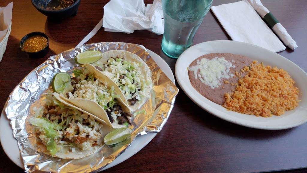 La Cantina Mexican Restaurant | 5450 E Fall Creek Pkwy N Dr, Indianapolis, IN 46226, USA | Phone: (317) 546-3508