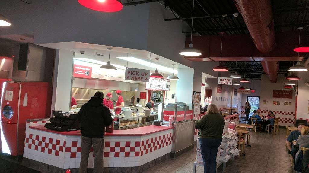 Five Guys | 255 S Main St, Newtown, CT 06470, USA | Phone: (203) 304-1193