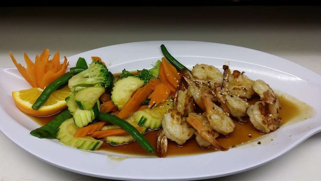 Thai Hana Restaurant & Sushi Bar | 6729 Colonnade Ave # 105, Melbourne, FL 32940, USA | Phone: (321) 636-3363