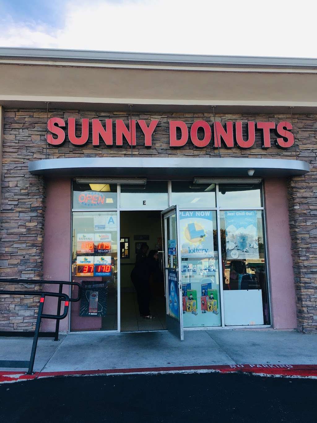 Sunny Donuts | 10807 Beverly Blvd, Whittier, CA 90601, USA | Phone: (562) 695-4492
