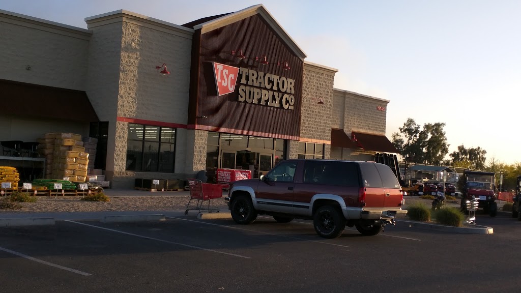 Tractor Supply Co. | 10545 E Main St, Apache Junction, AZ 85120, USA | Phone: (480) 986-0848