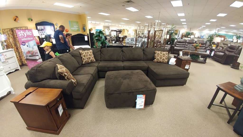 Value City Furniture | 40 E 53rd St, Bayonne, NJ 07002, USA | Phone: (201) 436-2000